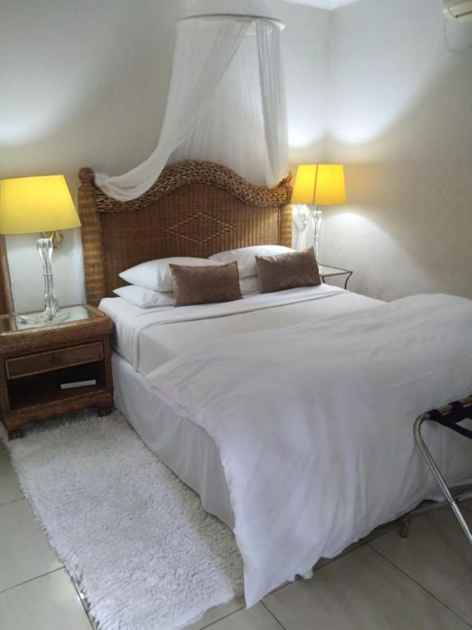 Amethyst Suites Springs  Bagian luar foto