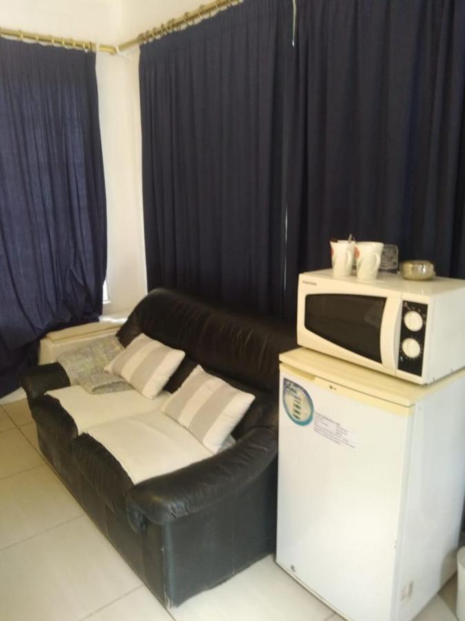 Amethyst Suites Springs  Bagian luar foto